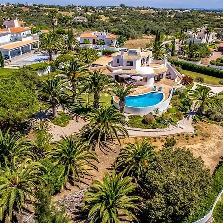 Laguana 3-br Pool Лагоа