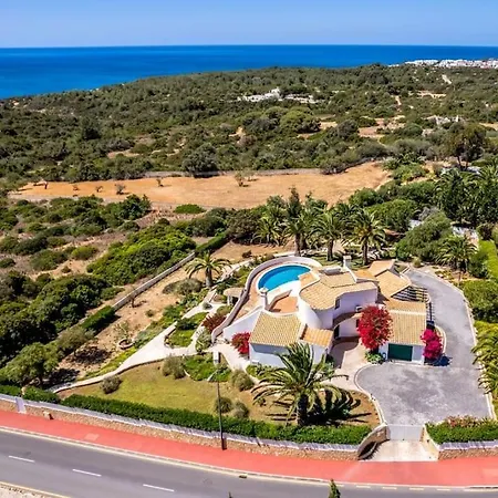 Laguana 3-br Pool Лагоа